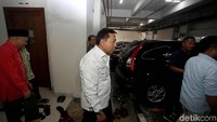 Dalam kasus yang sama, Setya Novanto saat ini sedang menjalani vonis 15 tahun penjara karena terbukti bersalah dalam kasus korupsi e-KTP.