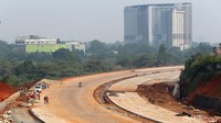 Jaringan jalan tol ini berfungsi memecah lalu lintas yang saat ini menumpuk di dalam kota Jakarta.