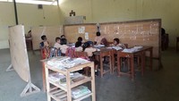 Foto: Kondisi ini sudah berlangsung sejak 2016 lalu. Hal ini membuat sekolah kehilangan siswa karena orang tua memindahkan anaknya sekolah di sekolah lain. (Isal Mawardi-detikcom)