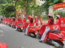 Aksi Abang Ojek Go-Viet Menelusuri Jalanan Hanoi