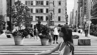 Celine Farach jadi model dan penyanyi populer di internet. Ia sering mengunggah kegiatan liburannya di Instagram (celinefarach/Instagram)