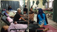 Selain tiga penumpang yang meninggal dunia, lanjut dia, 25 penumpang lainnya mengalami luka-luka. Mereka dirawat di RSUD Waled.