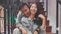 Joshua Suherman belum lama ini menyatakan bahwa dirinya dan Clairine Clay resmi berpacaran. Dok. Instagram/clairineclay