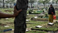 Menurutnya lahan pemakaman di wilayah itu sudah langka sehingga tidak bisa mengakomodasi kebutuhan pemakaman warga Jakarta Utara.