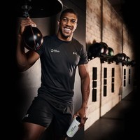 Selain Jonatan Christie, ada juga atlet lain yang masuk dalam daftar nominasi 100 pria tertampan di dunia. Pria tampan ini adalah petinju Inggris, Anthony Joshua yang memiliki banyak prestasi. Salah satu prestasi terbesarnya adalah memenangkan medali emas di Olimpiade 2012. Foto: Instagram