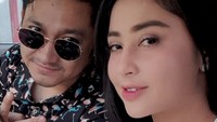 Meskipun sempat ribut, pasangan tersebut tampaknya sudah mesra kembali. Dok. Instagram/dewiperssikreal