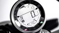 Yang lebih penting lagi, di layar LCD sudah ada informasi tingkat bahan bakar yang sebelumnya tidak ada. Foto: Dok. Ducati