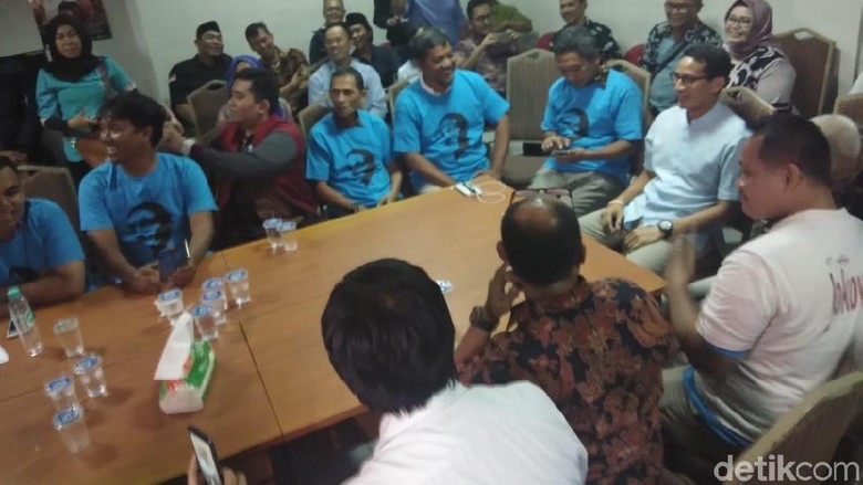 Eks Relawan Jokowi Alih Dukungan ke Prabowo-Sandiaga Eks Relawan Jokowi Alih Dukungan ke Prabowo-Sandiaga