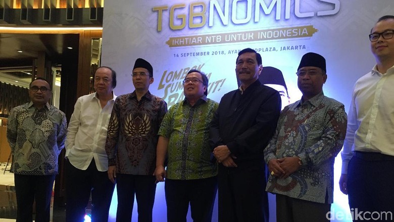 Erick Thohir, Luhut, dan Moeldoko Hadiri Launching Buku TGB Erick Thohir, Luhut, dan Moeldoko Hadiri Launching Buku TGB