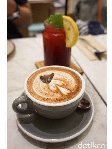 Truffle Hazelnut Latte di Devon Senayan City.