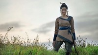 Aghniny Haque, dara berumur 21 tahun asal Semarang yang jadi pemeran putri kerajaan di film Wiro Sableng. Namanya jadi buah bibir karena aksinya di film tersebut. (@aghninyhaque/Instagram)