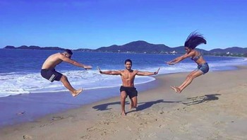 Wush! Seperti punya kekuatan. Foto: via Brightside