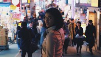Negeri Sakura Jepang pun menjadi salah satu destinasi luar negeri yang pernah dikunjunginya (@aghninyhaque/Instagram)