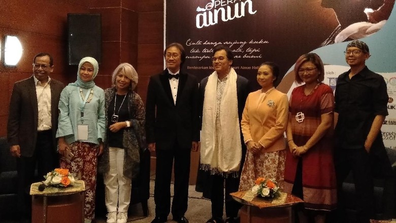 Opera Ainun Miliki Jiwa Ainun Saat Dipentaskan Opera Ainun Miliki Jiwa Ainun Saat Dipentaskan