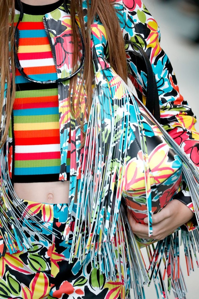 Aksen fringe jadi favorit di Michael Kors. Foto: Dok. Vogue