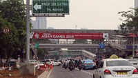 Mulai dari Halte hingga bus TransJakarta pun masih ramai dengan suasana Asian Games 2018. 
