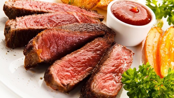 Menu Tahun Baru : Beefsteak dan Racikan Salad Klasik Bisa Manjakan Selera Tamu Menu Tahun Baru : Beefsteak dan Racikan Salad Klasik Bisa Manjakan Selera Tamu