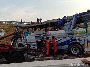 Kecelakaan Maut di Tol Kanci, Polisi: Sopir Mengantuk