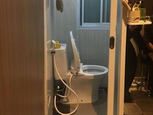 Cara Mengatasi Air Kloset Lama Turun dan Penyebabnya