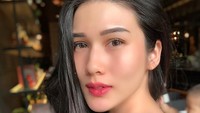 Keseksian ibu satu anak ini memang tak luntur. Foto: dok instagram