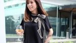 Cantiknya Istri Joe Taslim Saat Masak dan Makan Gulali