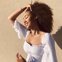 Di usia 18 tahun, Bella mulai bergabung dengan agensi model ternama seperti Elite Model Management. Dia pun eksis di perhelatan New York Fashion Week kemarin. Foto: Dok. Instagram @bellabharris