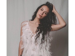 Posting Foto Pria Bule, Sophia Latjuba: The Most Handsome Husband