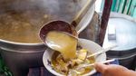 Sluurp! Hangatkan Perut Pagi Ini dengan Sarapan Soto Madura