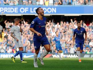 Azpilicueta: Kamu Bisa Seperti Messi dan Ronaldo, Hazard!