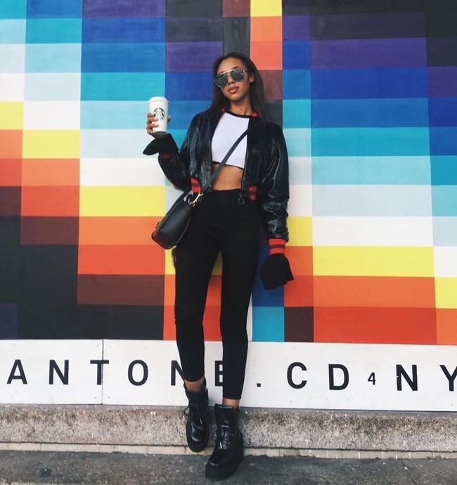 Ketika usia 14 tahun, Bella mengaku adalah penggemar Drake. Dari fans, keduanya lalu berteman, dan kini dikabarkan berpacaran. Foto: Dok. Instagram @bellabharris