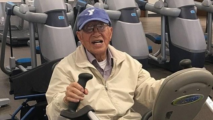 Henry Tseng, pria asal Jepang berusia 111 tahun. Foto: Faceboook Henry Tseng, pria asal Jepang berusia 111 tahun. Foto: Faceboook