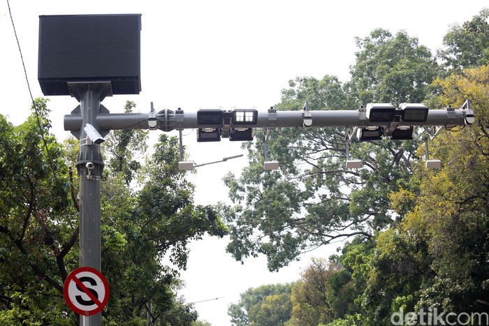 Wacana penerapan pembatasan kendaraan dengan sistem electronic road pricing (ERP) masih terus digodok. Sistem ERP ditargetkan diberlakukan mulai Mei 2019.