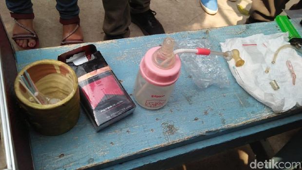  Petugas mendapatkan berbagai barang bukti narkoba