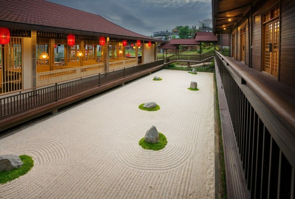 Pastinya menjadi pilihan favorit untuk swafoto dan menambah koleksi pribadi. Tempat ini cocok untuk destinasi liburan akhir pekan (Dok. The Onsen Hot Spring Resort Batu) Pastinya menjadi pilihan favorit untuk swafoto dan menambah koleksi pribadi. Tempat ini cocok untuk destinasi liburan akhir pekan (Dok. The Onsen Hot Spring Resort Batu)