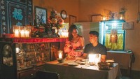  Mengunjungi negara Vietnam bersama sang kekasih, Indra dan Nikita sempat makan bersama di restoran klasik yang menyuguhkan hidangan khas Vietnam. Foto: Instagram @indprw