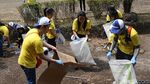 Semangat Relawan Bersihkan Sampah Saat World Cleanup Day 2018