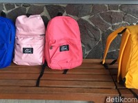 Hai Anak 90-an, Ingat Tas Alpina? Masih Ada Lho