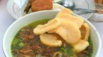 Sluurp! Hangatkan Perut Pagi Ini dengan Sarapan Soto Madura