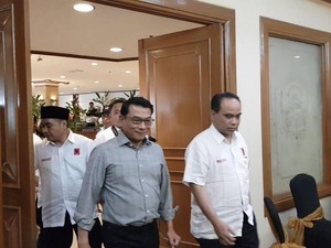 Moeldoko Hadiri Rakernas Relawan Projo