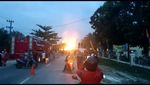 Foto: Semburan Api dari Pipa Gas Chevron di Riau
