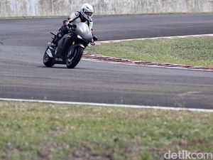 Kata Ganindra Bimo Soal Motor Marc Marquez versi Jalan Raya