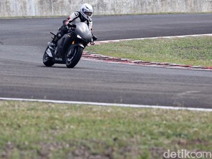 Kata Ganindra Bimo Soal Motor Marc Marquez versi Jalan Raya