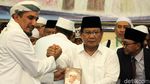 Momen Prabowo dan Ulama Bergandengan Tangan
