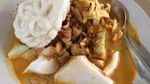 Minggu Pagi Paling Mantap Sarapan Lontong Kari yang Gurih Hangat