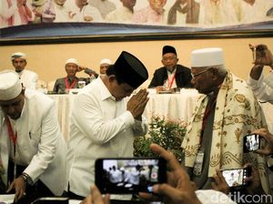 Habib Rizieq Minta Habaib dan Ulama Menangkan Prabowo-Sandi