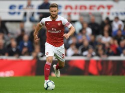 Shkodran Mustafi menempati posisi ke-10 dengan nilai transfer 35 juta pound saat dibeli Arsenal dari Valencia pada Agustus 2016. Foto: Stu Forster/Getty Images