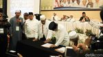 Detik-detik Prabowo Teken Pakta Integritas Ijtimak Ulama II
