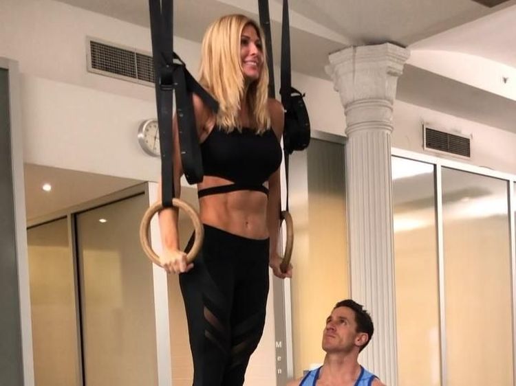 Masih Ingat Torrie Wilson Pegulat WWE? Kini Tubuhnya Makin Seksi dan Kekar