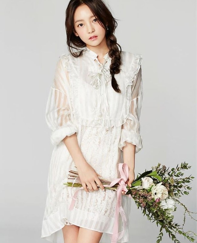 Goo Hara juga pernah digosipkan mencoba bunuh diri dan overdosis obat, yang menyebabkannya dirawat di rumah sakit. Kabar itu kemudian dibantah pihak manajemen yang mengatakan ia dirawat karena masalah pencernaan. Foto: Dok. Instagram/@koohara_