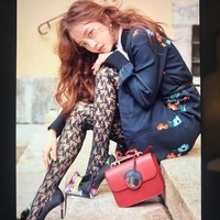 Memiliki perawakan manis dan imut, Goo Hara tampak jauh lebih muda dari usia sebenarnya. Berusia 27 tahun, Hara pernah berperan sebagai anak SMA di serial City Hunter bersama Lee Min Ho. Foto: Dok. Instagram/@koohara_